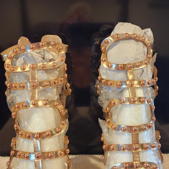 Heels - Picture 2 of 6